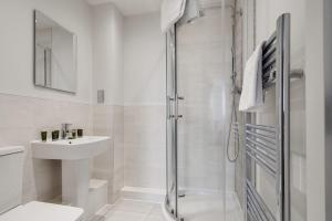 Beautiful 2 bedroom apartment in a converted mill Image 6