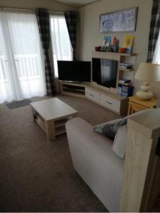 M58 2 Bedroom, 6 berth Caravan Image 1