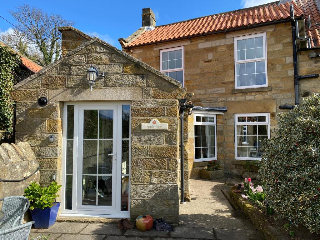 Apple Farm Holiday Cottages Image 3