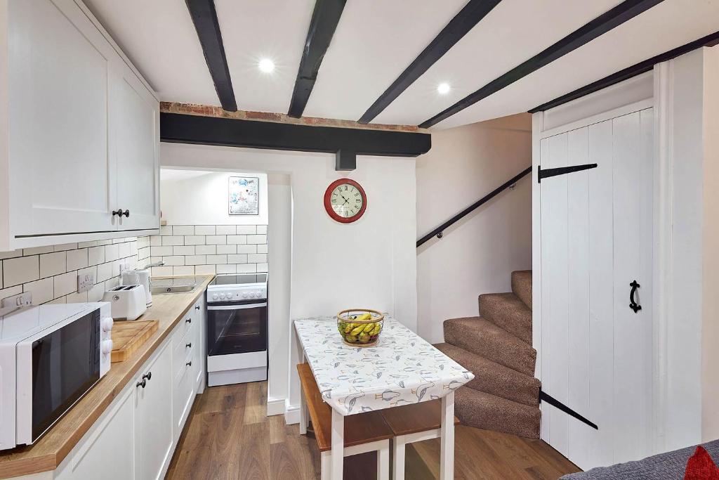 Host & Stay - Grumbles Cottage Image 4