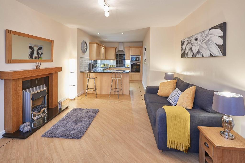 Host & Stay - Royal Sands Image 1