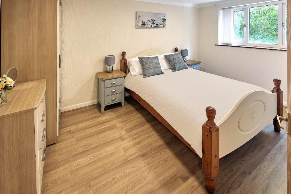 Host & Stay - Cobblers Cottage Image 6