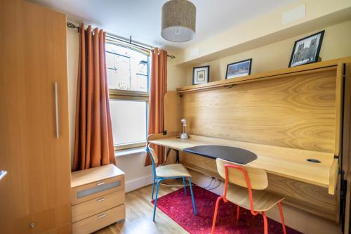 10 Summerhouse Mews Image 3
