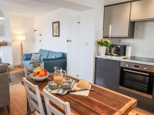 Sunshine Cottage Image 3