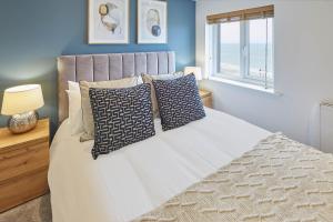 Host & Stay - Sand & Surf Image 10