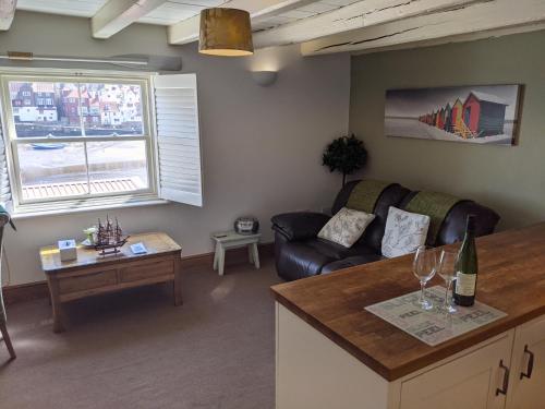 Whitby Sea View Cottage Image 1