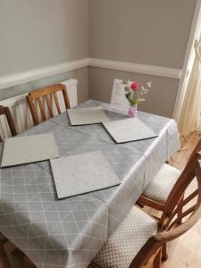 Leeds House Guest House Image 1