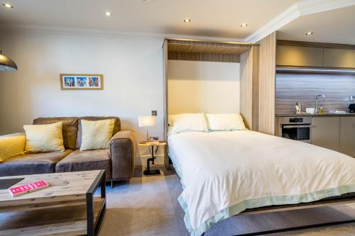 56 Cocoa Suites (parking included) Image 3