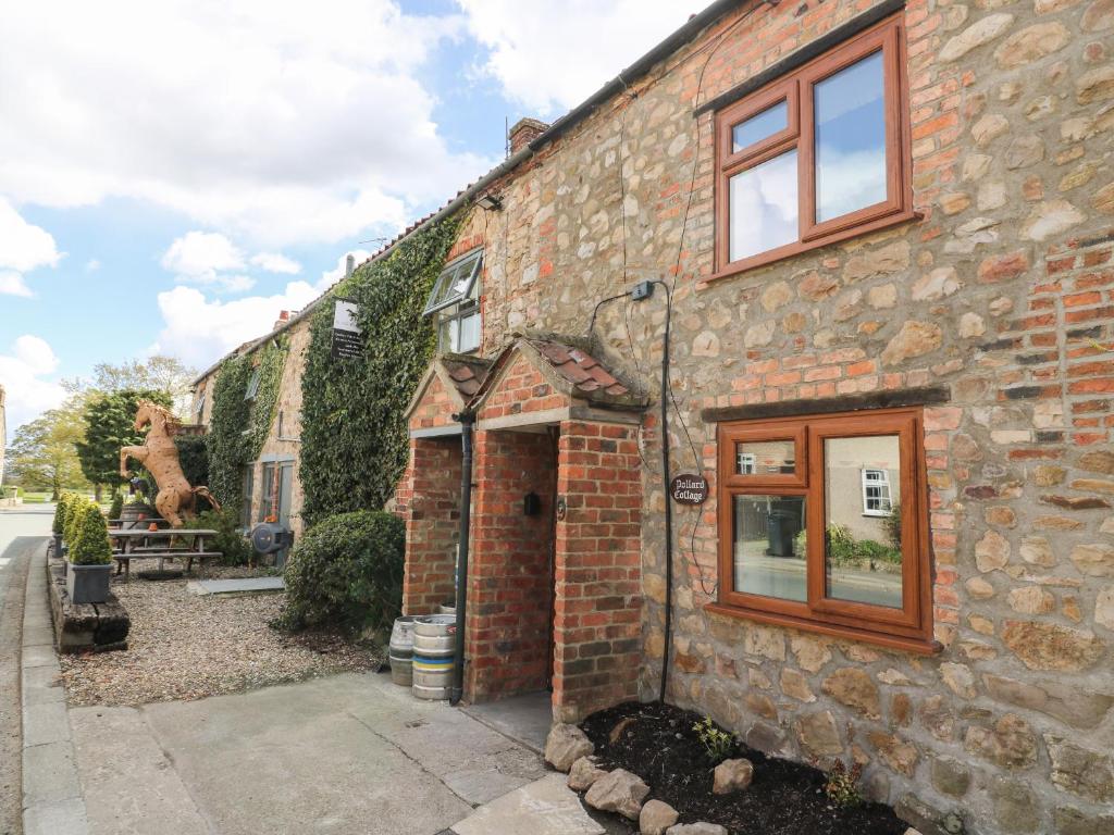 Pollard Cottage Image 2