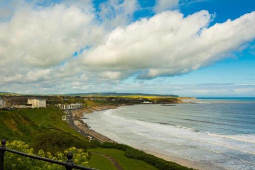 Seaside Hideaway - With parking Image 2