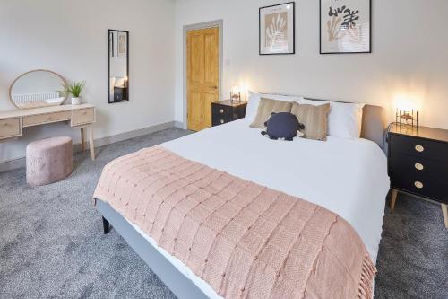 Host & Stay - Clifton House Image 2