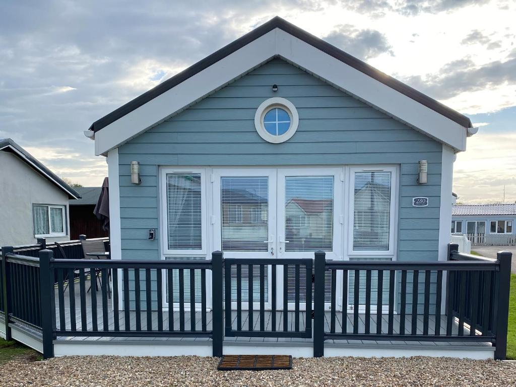 Chalet 280 Image 3