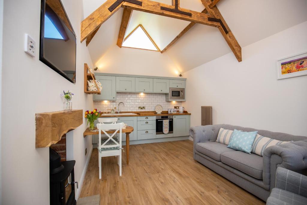 Exclusive Holiday Accommodation - Bancoft Cottage Image 1