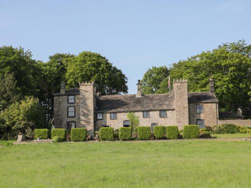 Farnhill Castle Image 2