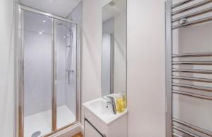 Henry Court Apartment 1 Image 3