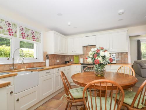 Applegarth Image 1