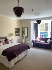 Crown Hotel Image 2