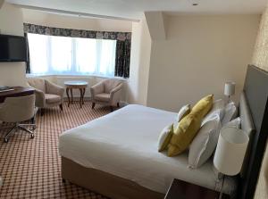 Haley's Hotel Image 1