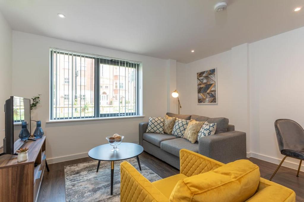 Luxurious 1 bed apartment with free parking Image 1