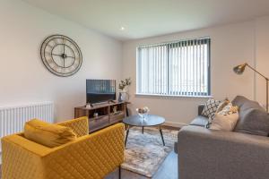 Luxurious 1 bed apartment with free parking Image 3