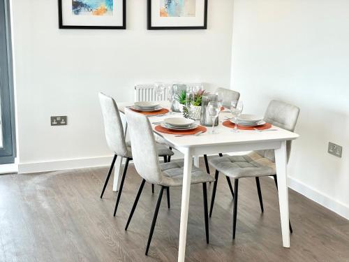 Icona Luxury Apartment - Minster Views & Allocated parking Image 2