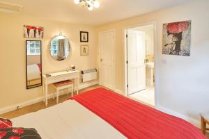 Host & Stay - Heron Cottage Image 1