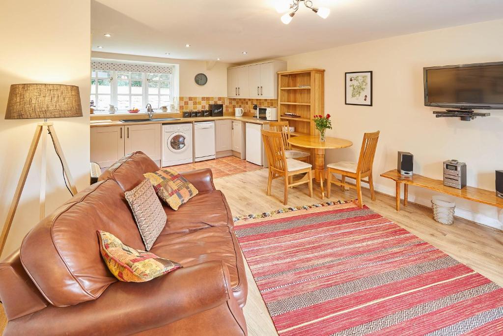 Host & Stay - Heron Cottage Image 3