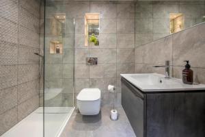 The Quadrant - The Palm Suite Image 6