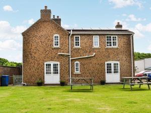Eastfield Cottage Image 1