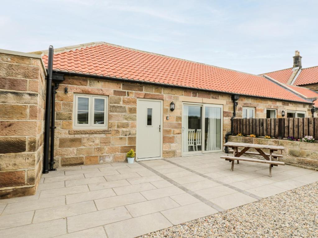 Cartwheel Cottage Image 1