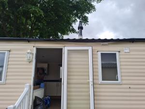 MK caravan hire Image 2