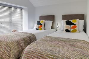 Host & Stay - Beam End Cottage Image 1