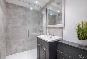 Livingstone street Apartments Image 3