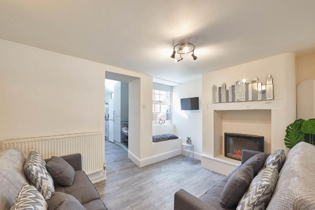 Host & Stay - Ryedale Cottage Image 1