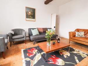 Dyson House Image 2