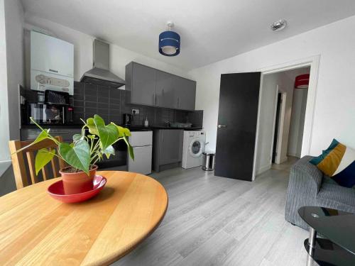 Practical Apartment in Prime Location Image 1