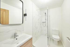 Host & Stay - Whitby Heights Image 3