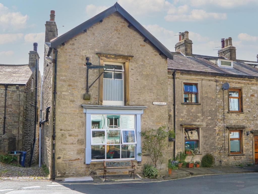 Chandlers Cottage Image 3