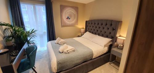 Luxury One Bedroom Apartment Within the City Walls Image 2