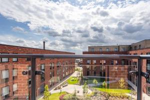 Brand New Apartment In The Heart Of York With Free Parking Image 2