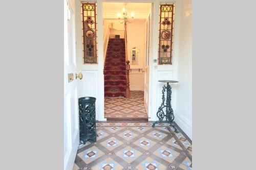 Westfield House - Characterful 7 bedroom townhouse Image 2