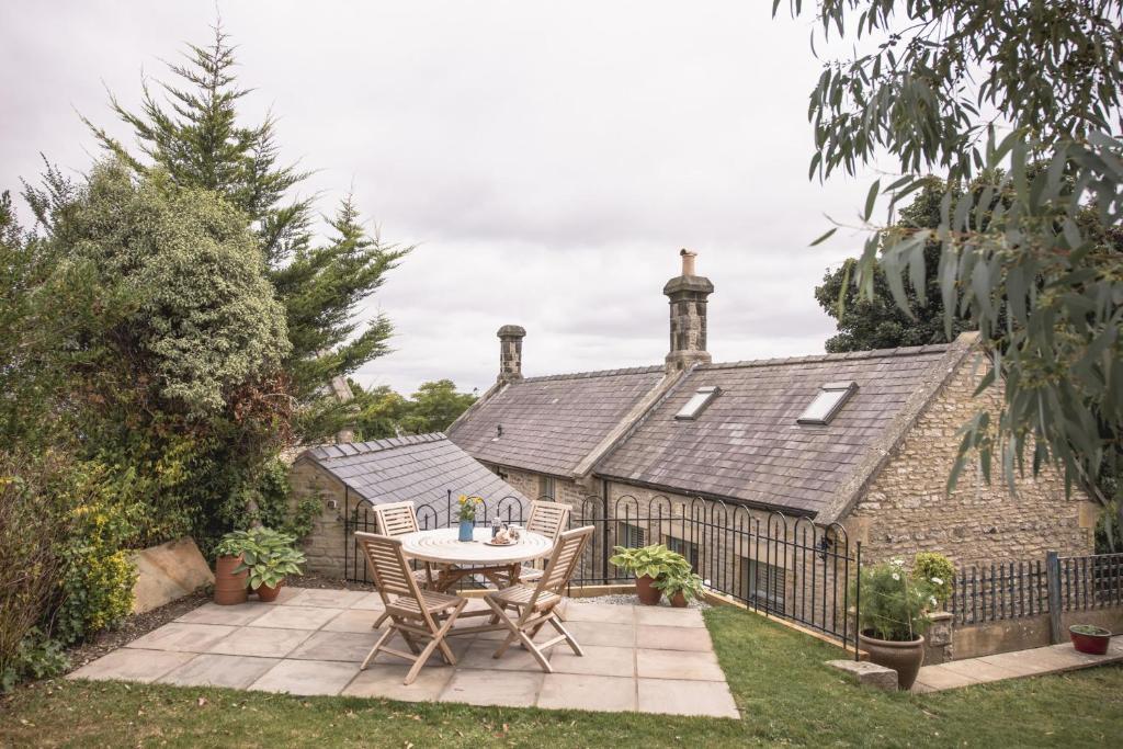 Poacher's Cottage Image 1
