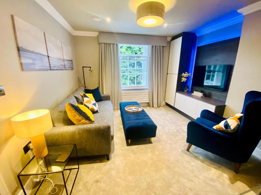 10 Bootham House - luxury city centre apartment Image 3