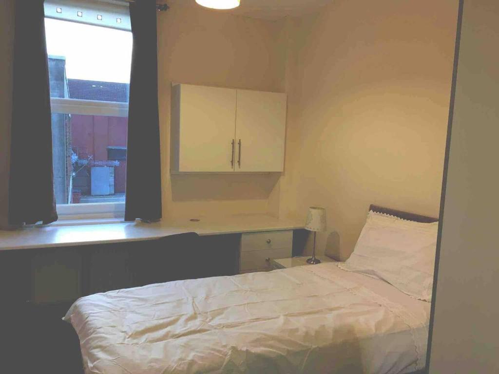 Impeccable Apartments at the heart of Stockton Image 2