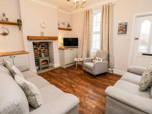 Captains Cottage Image 1