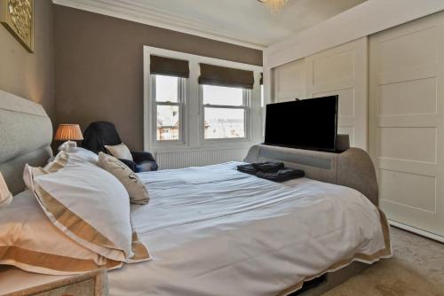 Luxury Apartment Victoria Image 1