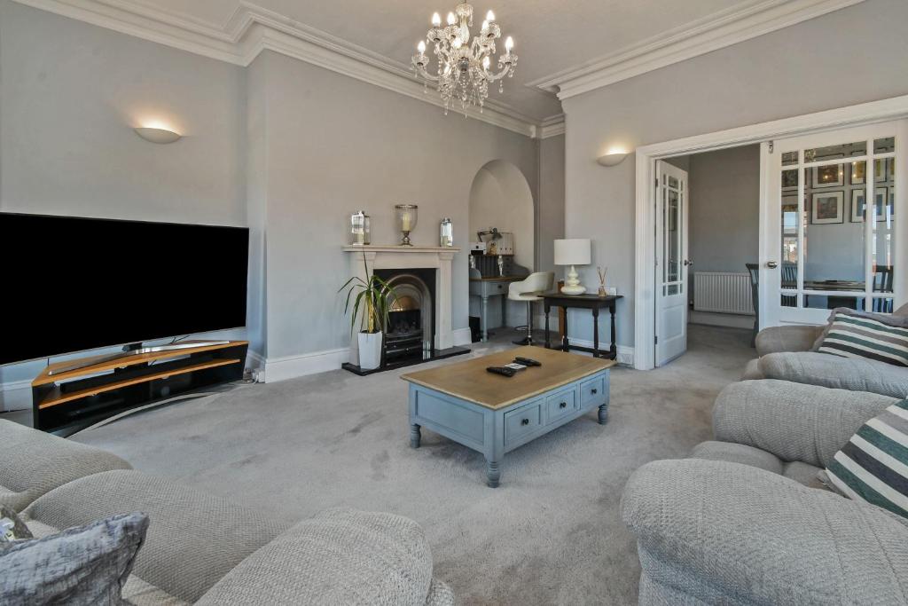 Luxury Apartment Victoria Image 2