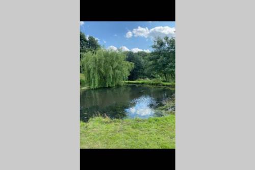 Coach House, 5.8 Acres with hot Tub and Lake Image 2