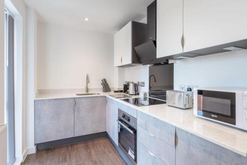 Stunning 1BR Apartment in the Heart of York Image 2
