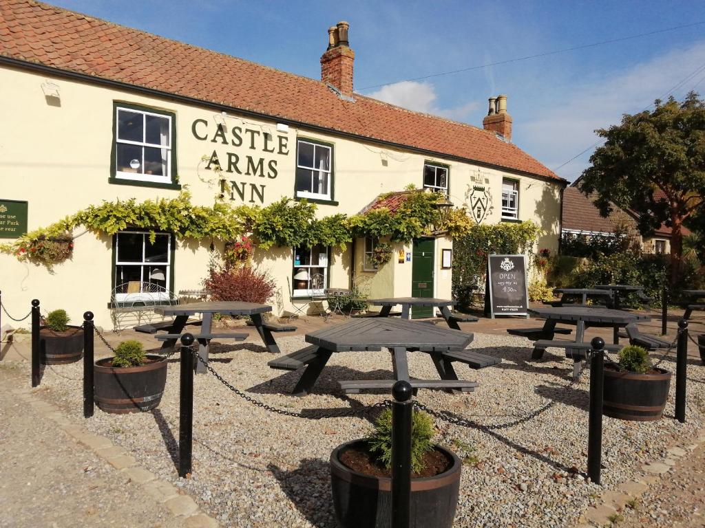The Castle Arms Inn Image 1